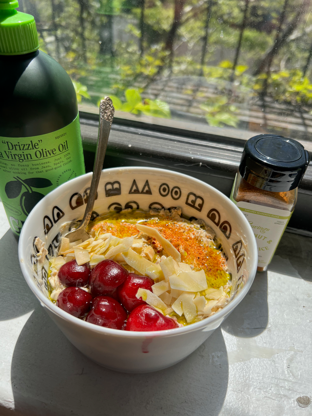 Chrissy Teigen's Coconut Mango Overnight Oats Recipe with EVOO
