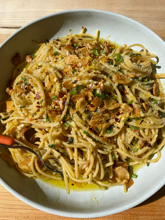 Banza's Extra-Garlicky Aglio e Olio