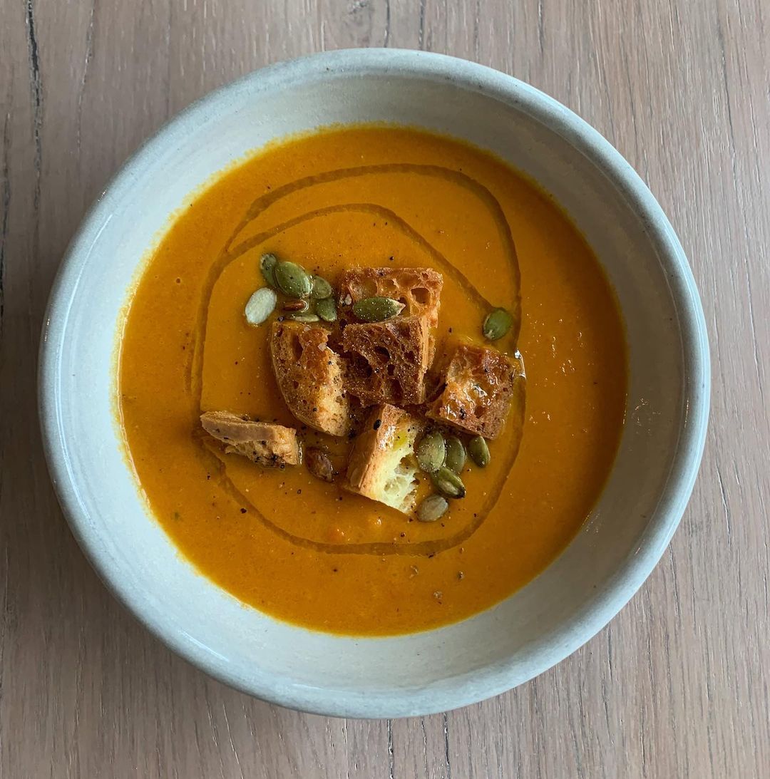Expert Reasons You Should be Using Finishing Oil on Soup