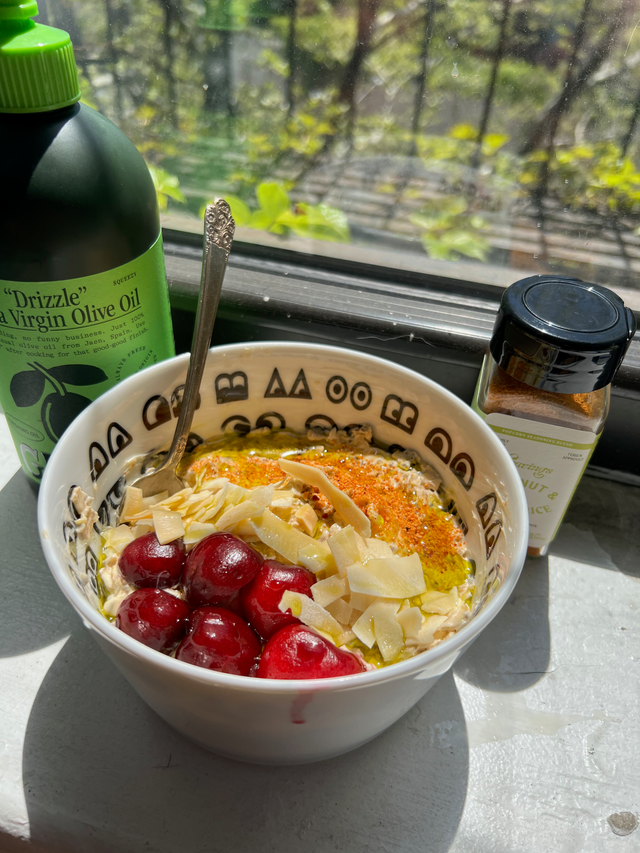 Chrissy Teigen's Coconut Mango Overnight Oats with Drizzle